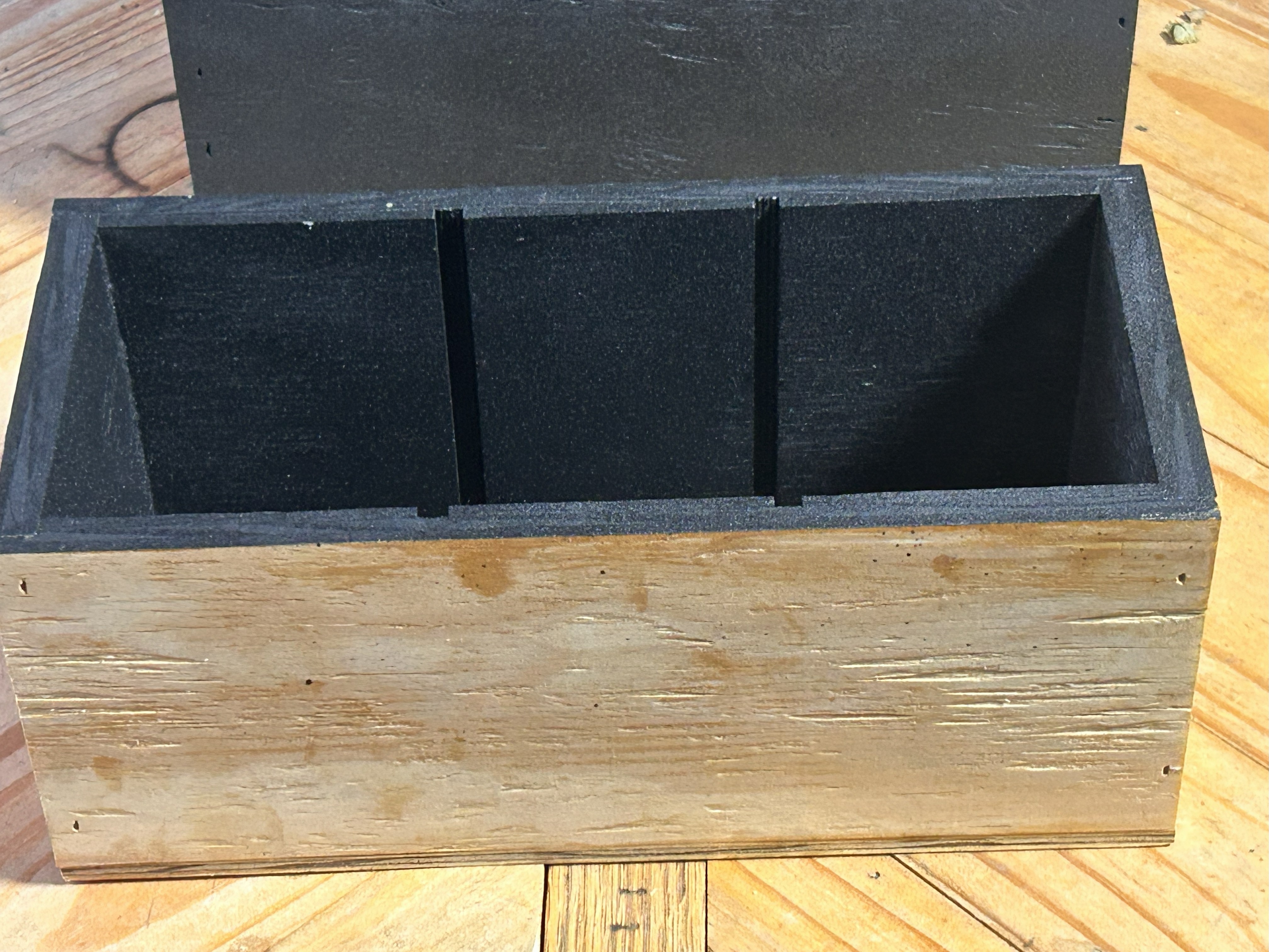 Raw epoxy fillet at bottom corner (placeholder)