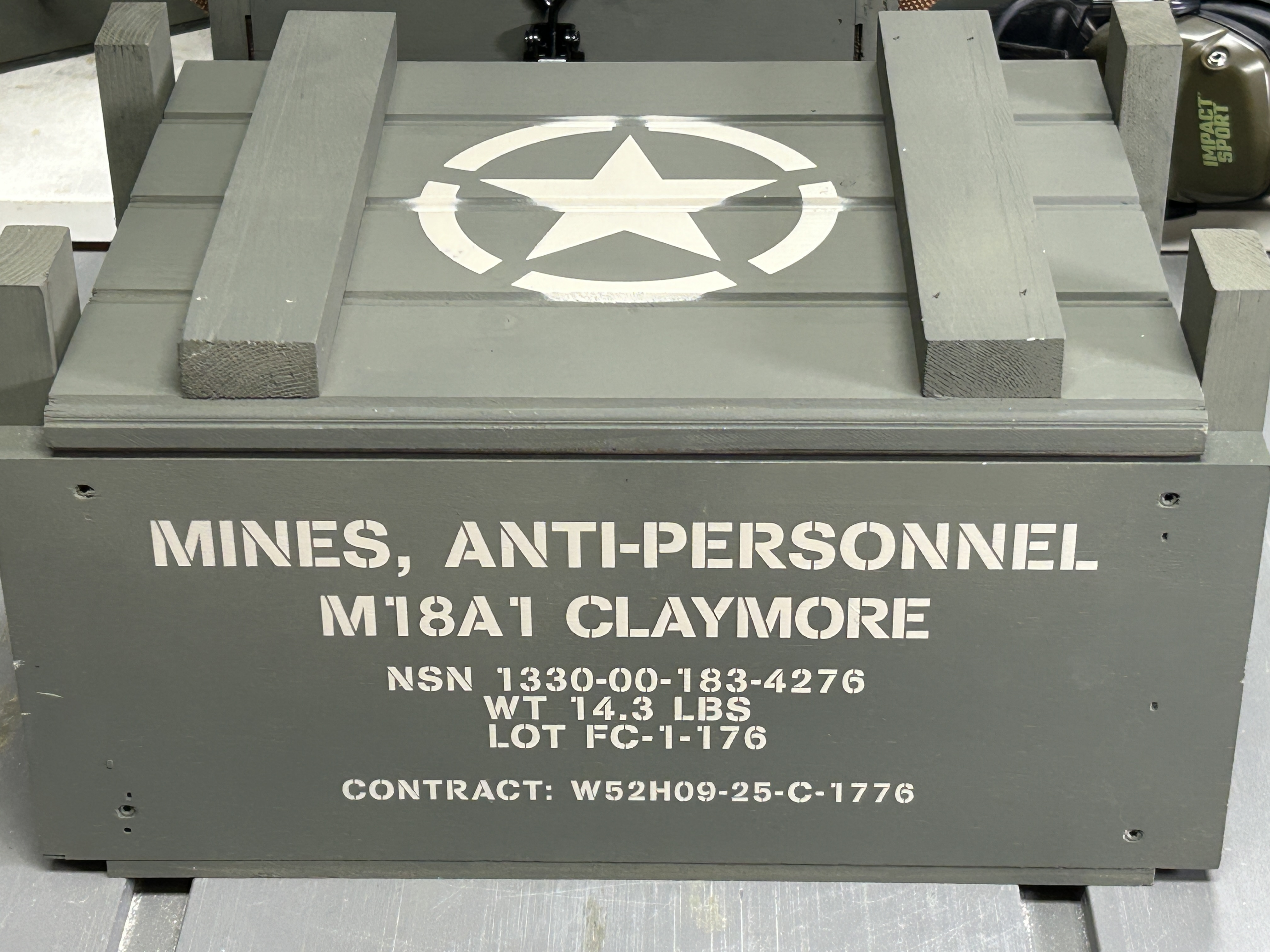 Closed front view of Claymore Field Crate Armor Core Edition with M18A1-style stencil