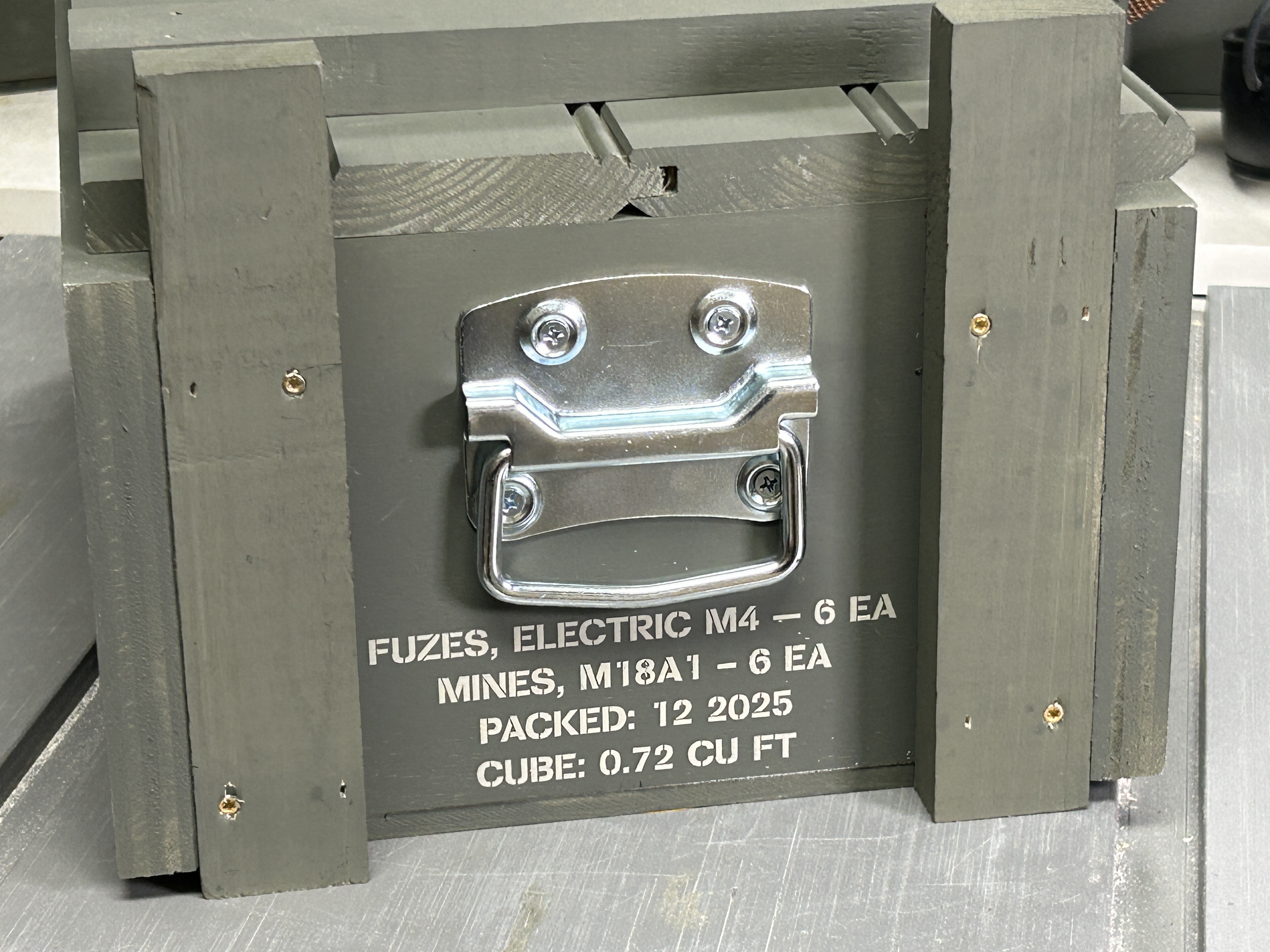 Rear packing data stencil on Claymore Field Crate Armor Core Edition
