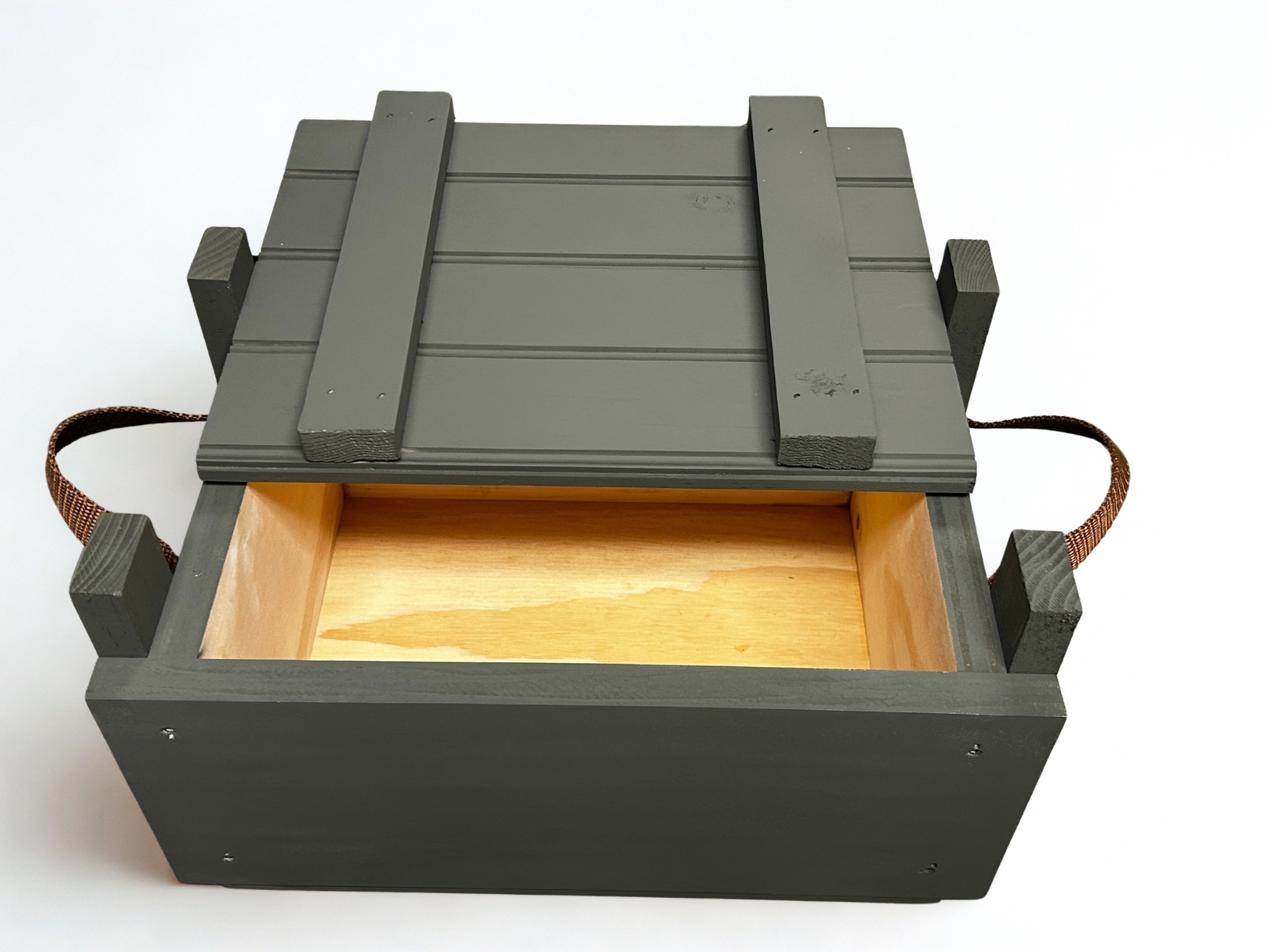 Top interior view of the Traditional Slide Top Ammo Crate
