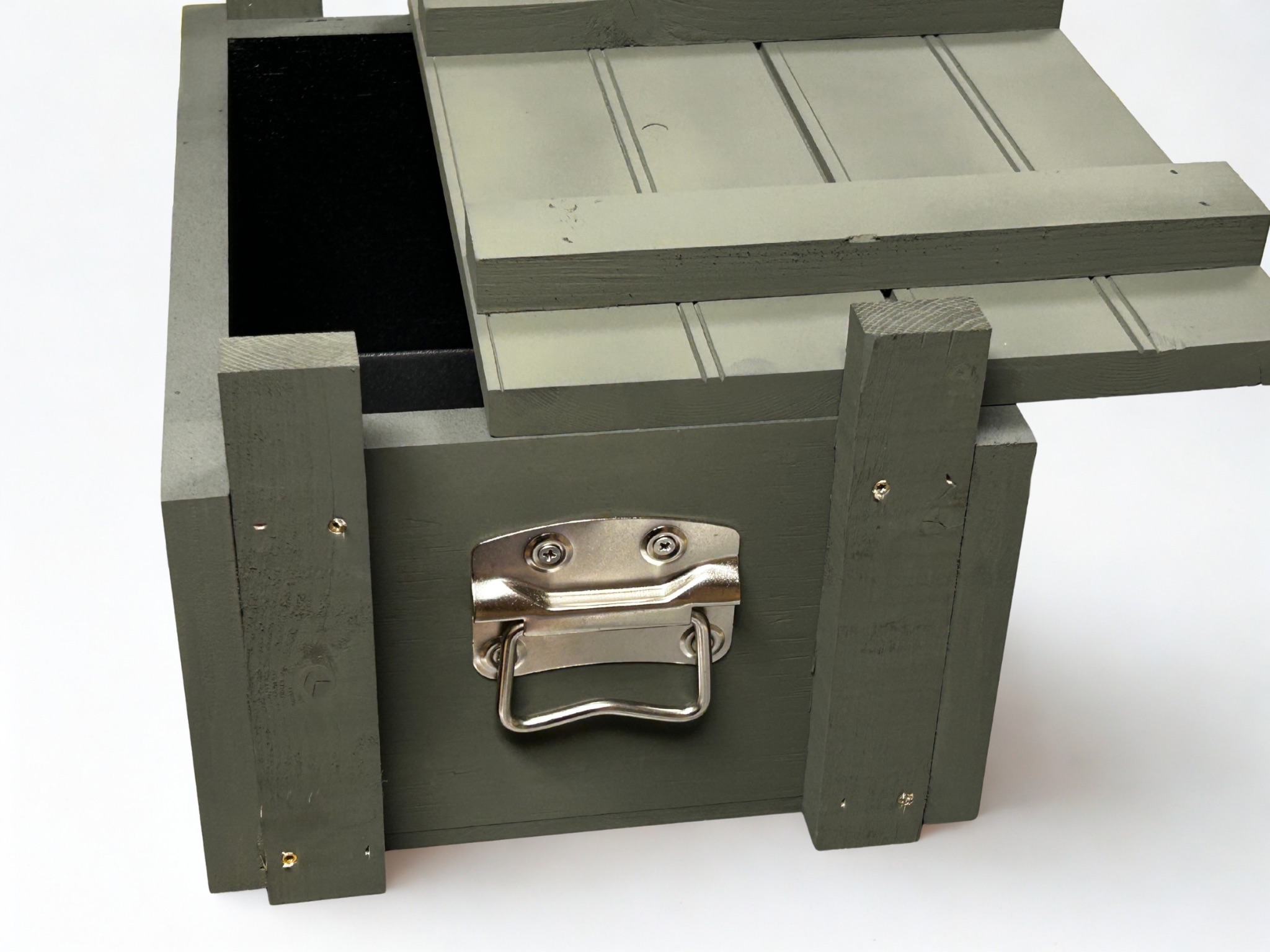 Traditional slide top ammo crate steel handle main view
