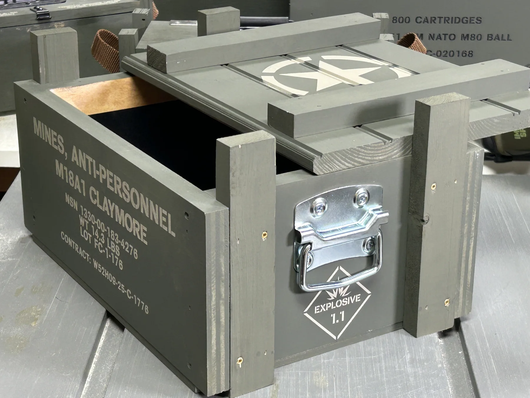 Open Claymore Field Crate with Armor Core interior